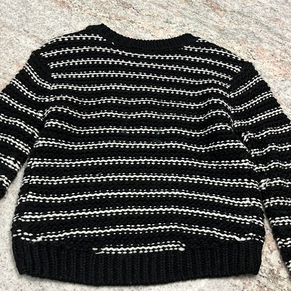 10/$30 Forever 21 Girls Bejewelled Knit Sweater + Bonus Top - Picture 6 of 11